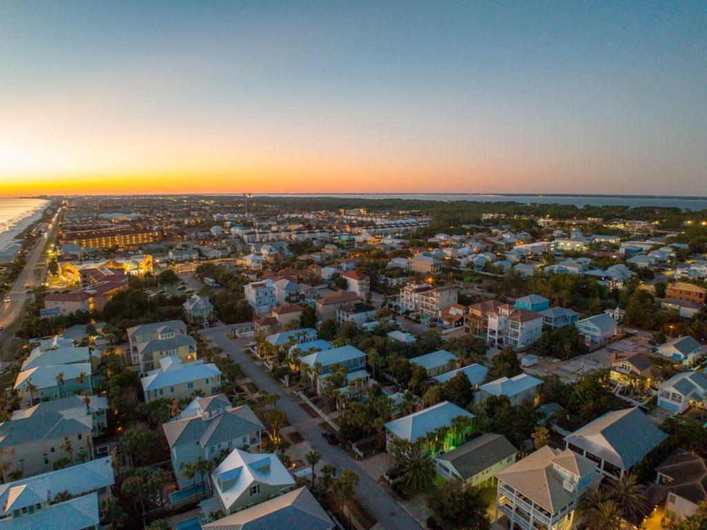 2-Story Home, Walk To Beach, Hot Tub, Free Wifi, Pets Ok, Community Pool Access Destin Exterior photo